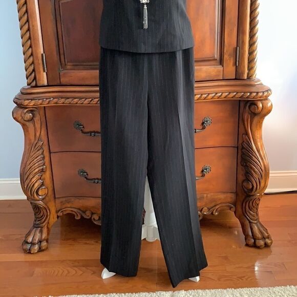 Kasper 3 piece black pinstripe pant suit- size 6P - Picture 5 of 10